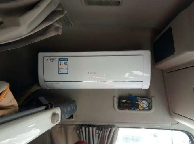 货车上自带空调为啥还要再装一台挂机呢?